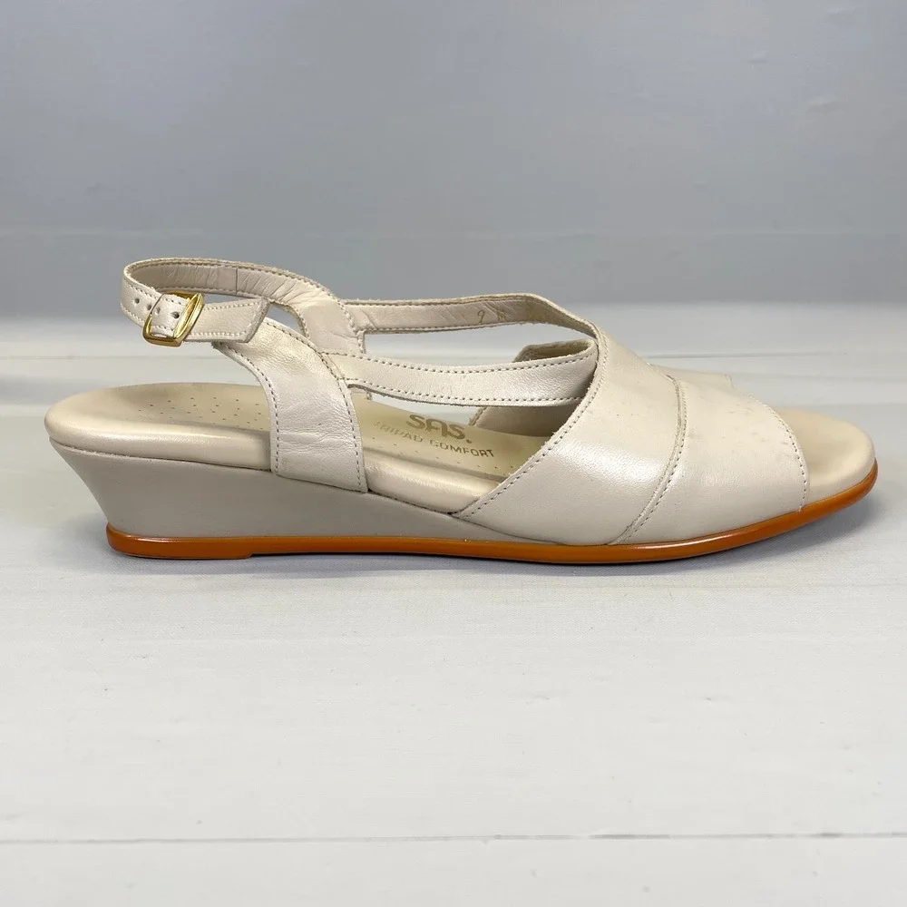 SAS Caress Cross Strap Sandals Womens Size 9 Beige Leather Slingback Wedge Shoes